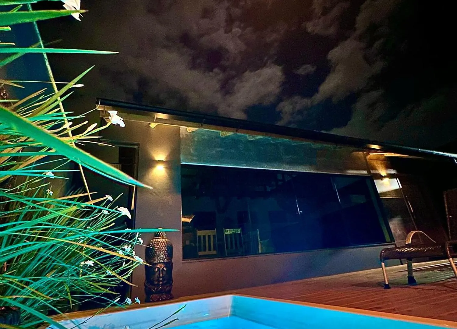 Garden Guest House 가로파바
